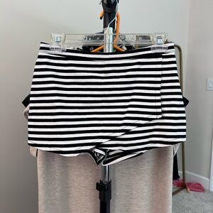 Abercrombie & Fitch Black and White Stripe Skorts